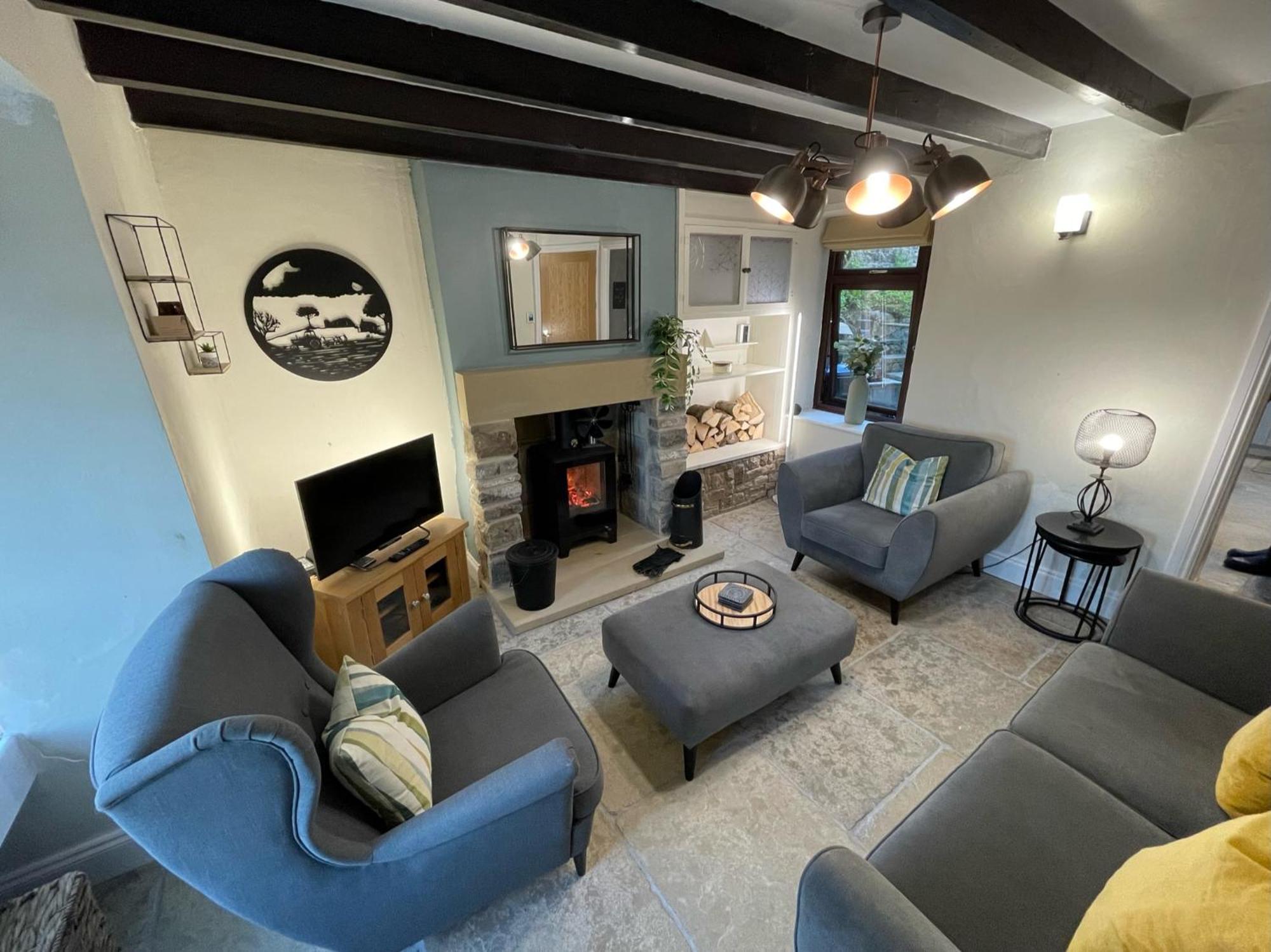 Muddy Paws Cottages - The Nook Taddington Экстерьер фото